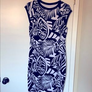 Short sleeved black and white dress
